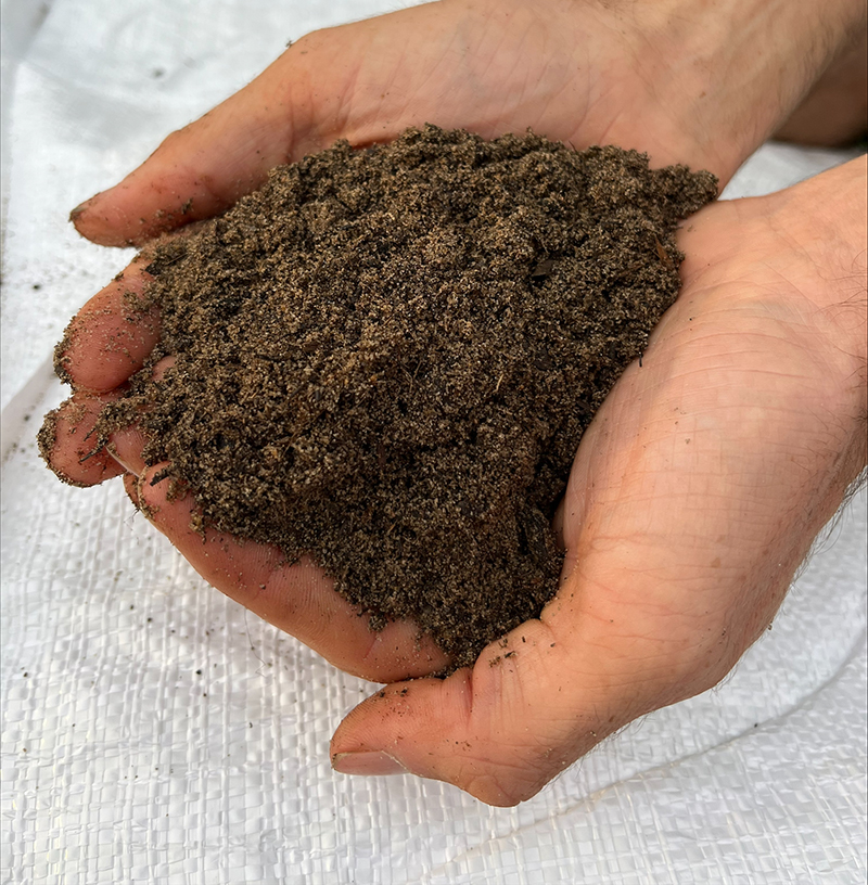 Low Fertility Topsoil 800L